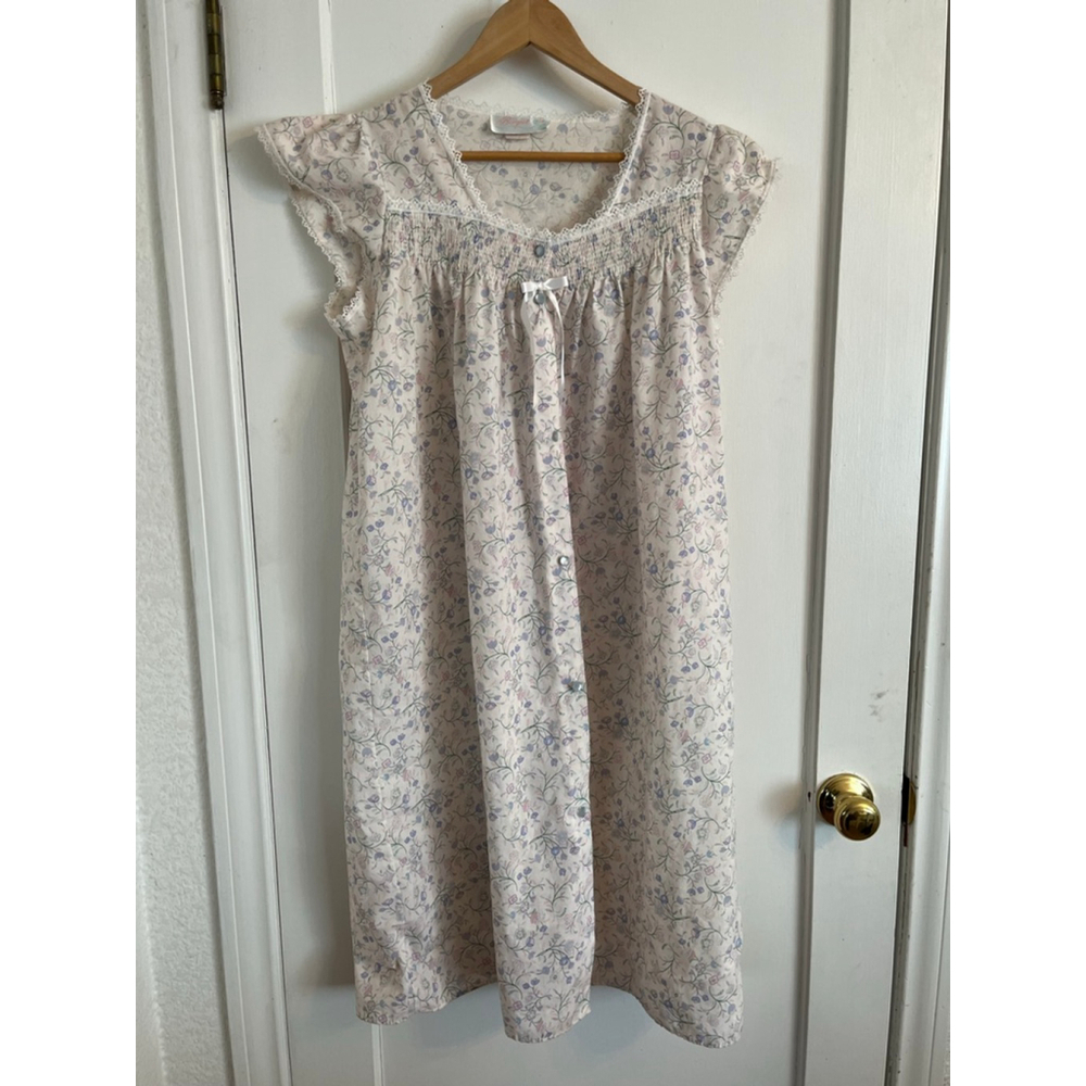 Vintage Night Gown Bouquet Brand Womens Size Small Floral Smocking Button Up